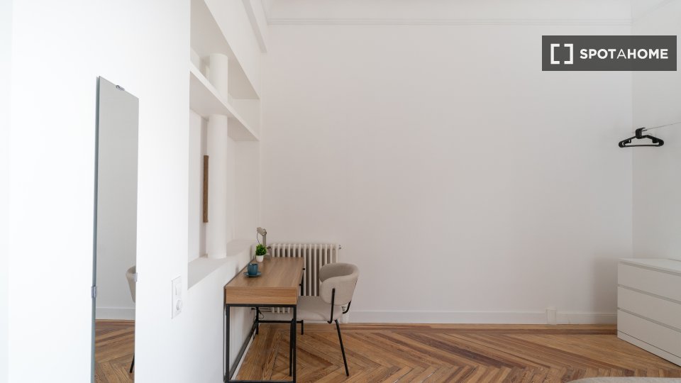 Double room Madrid, 9 beds — photo 7