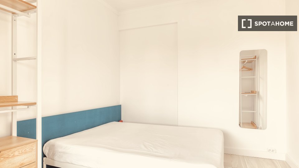 Double room Lisbon, 5 beds — photo 2