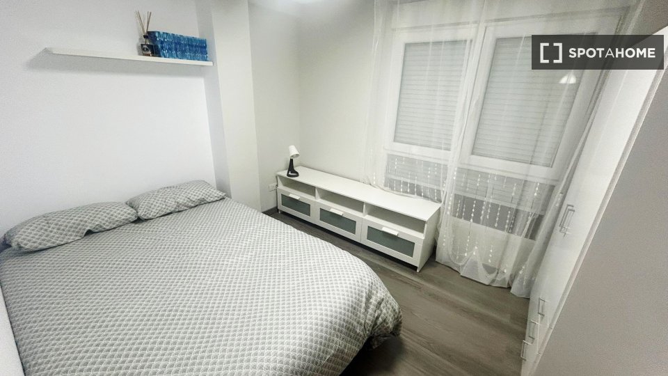 Apartment Santander, 4 beds, 80m² — photo 5