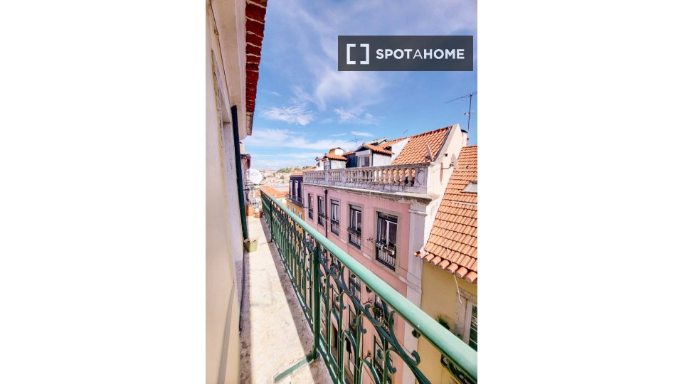 Apartment Lisbon, 2 beds, 100m² — photo 11