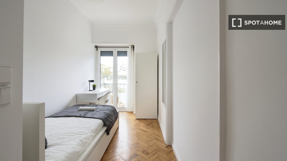 Double room Lisbon, 9 beds — photo 20