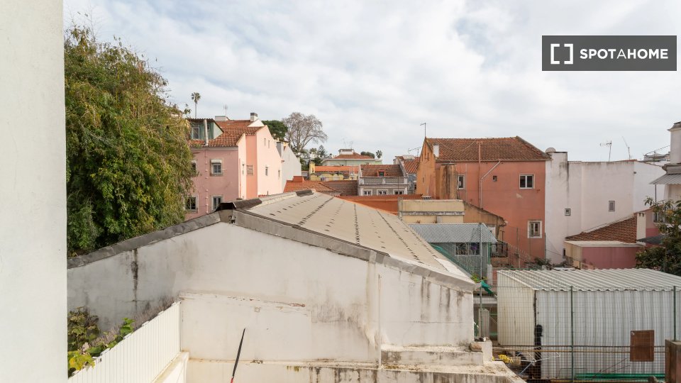 Double room Lisbon, 5 beds — photo 9