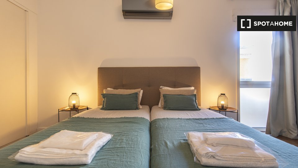Apartment Lisbon, 1 bed — photo 15