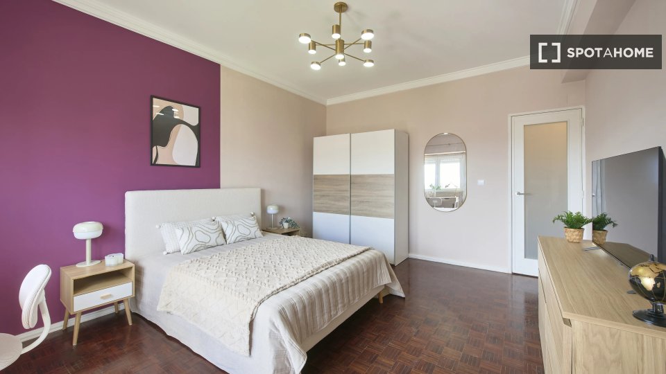 Double room Lisbon, 4 beds — photo 12