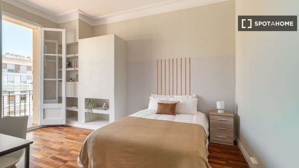 Double room Barcelona, 7 beds, 166m² — photo 18