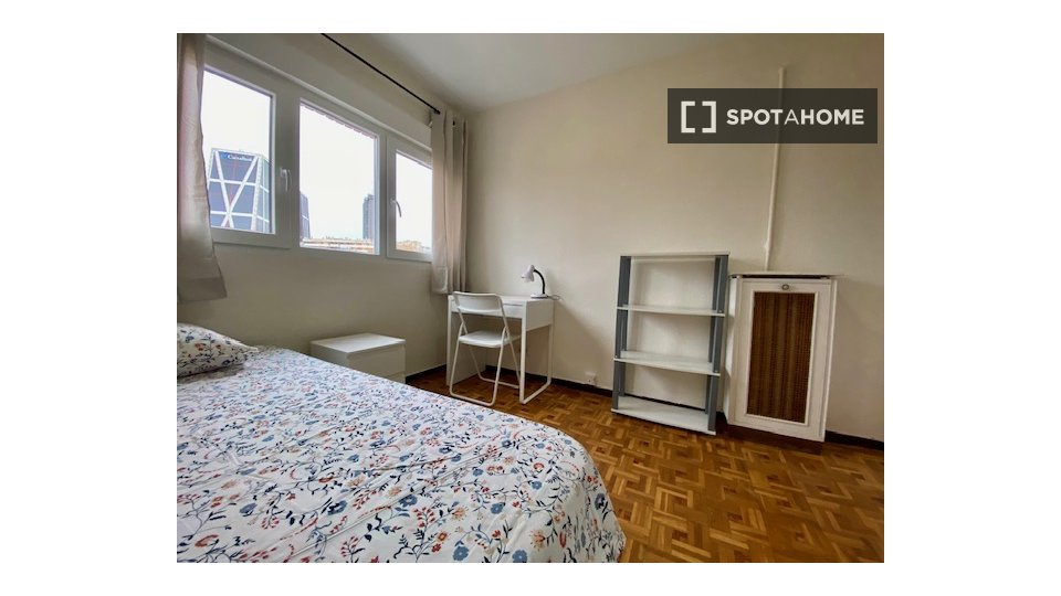 Double room Madrid, 3 beds — photo 2