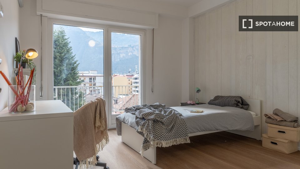 Double room Trento, 1 bed, 122m² — photo 1