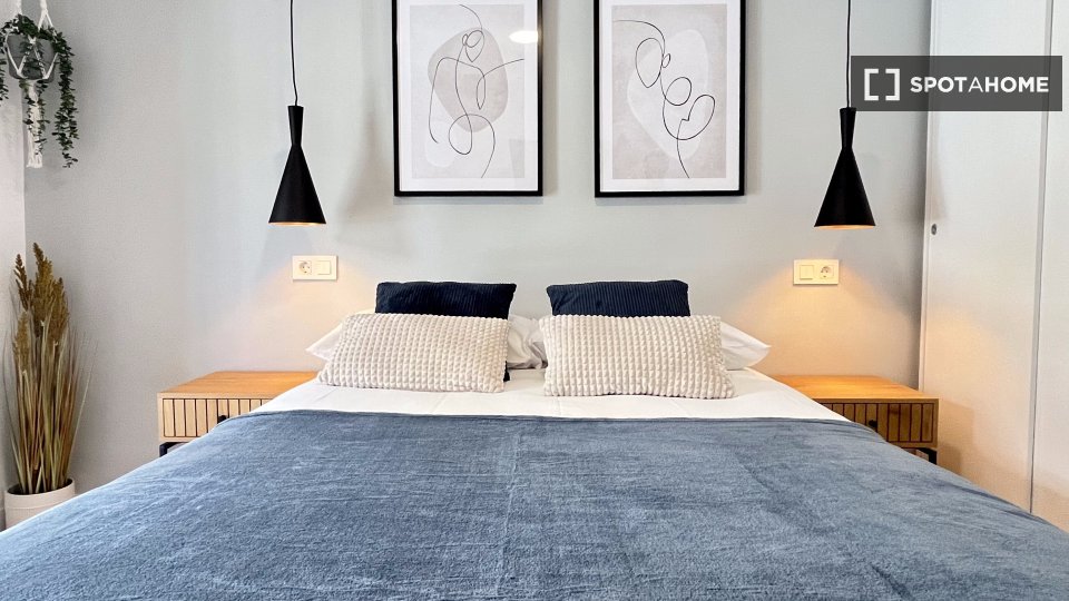 Double room Madrid, 8 beds — photo 9