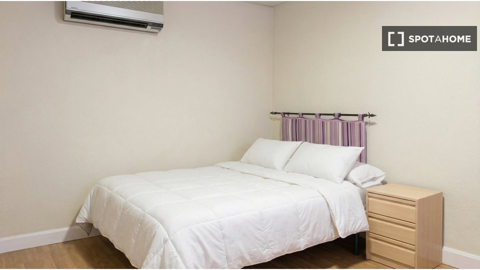 Apartment Madrid, 10 beds — photo 8