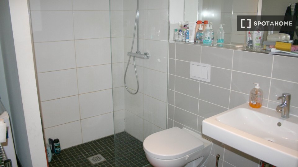 Double room Berlin, 4 beds, 49m² — photo 9