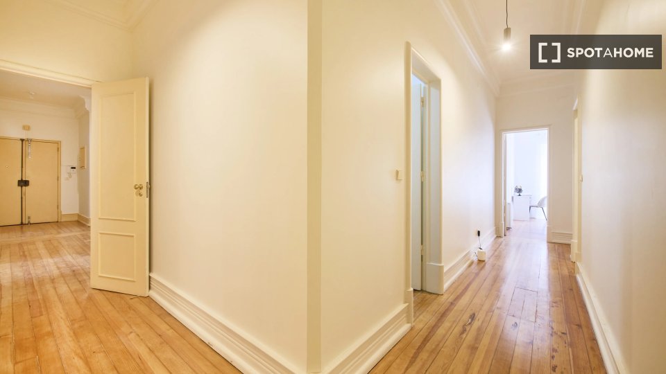 Double room Lisbon, 9 beds — photo 17