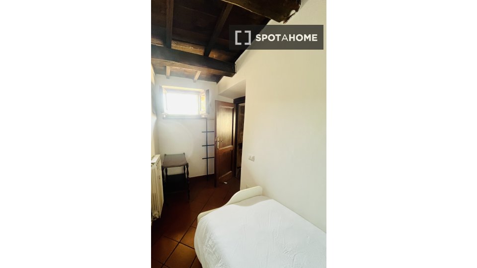 Double room Perugia, 3 beds, 100m² — photo 2