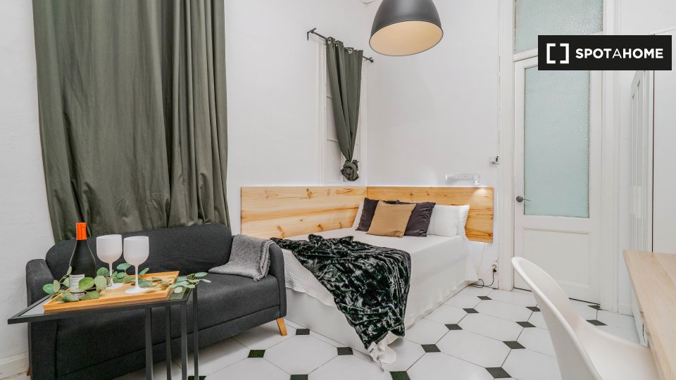 Double room Barcelona, 8 beds, 140m² — photo 4