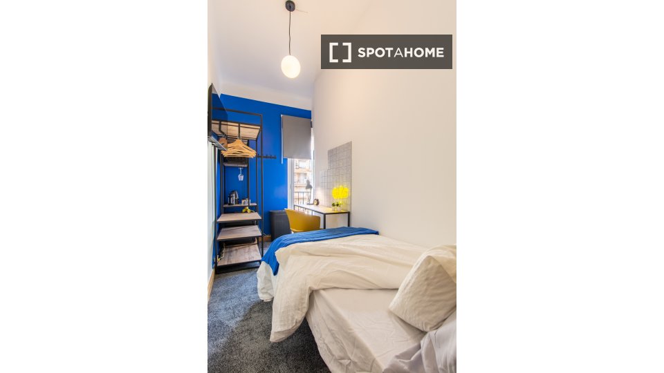 Double room Madrid, 5 beds — photo 40