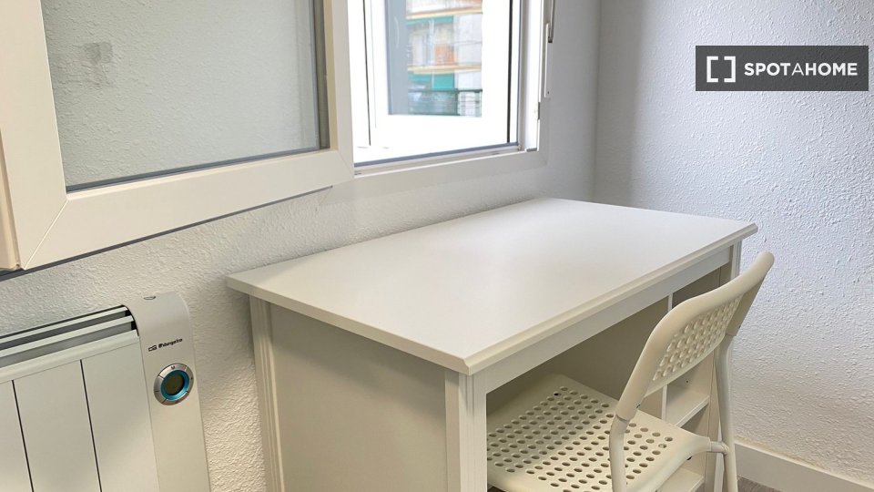 Double room Madrid, 4 beds — photo 12