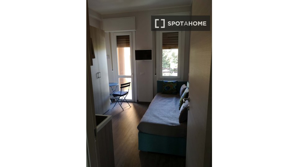 Double room Milan, 1 bed — photo 9