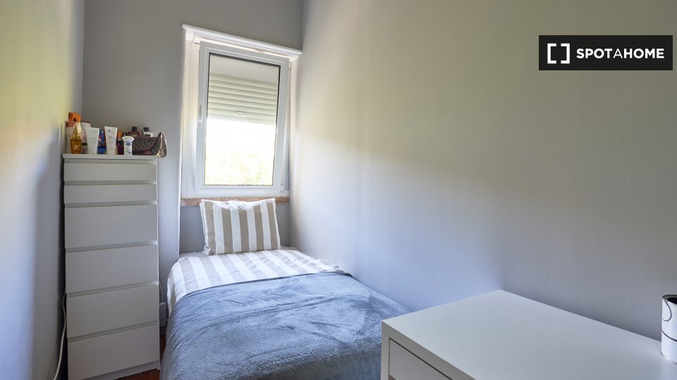 Double room Lisbon, 6 beds — photo 1
