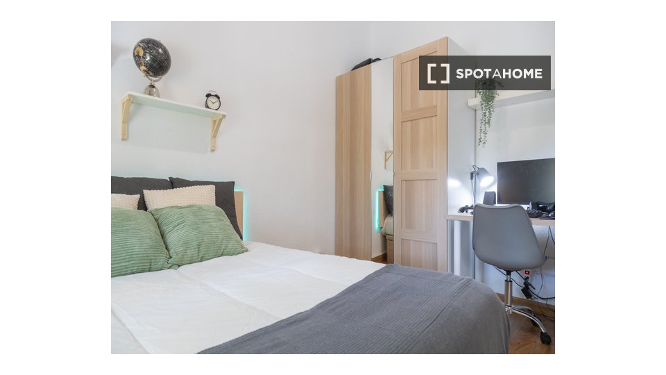 Double room Madrid, 4 beds, 100m² — photo 29
