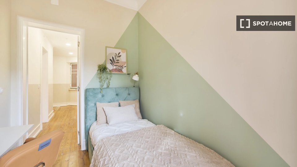 Double room Lisbon, 6 beds — photo 9