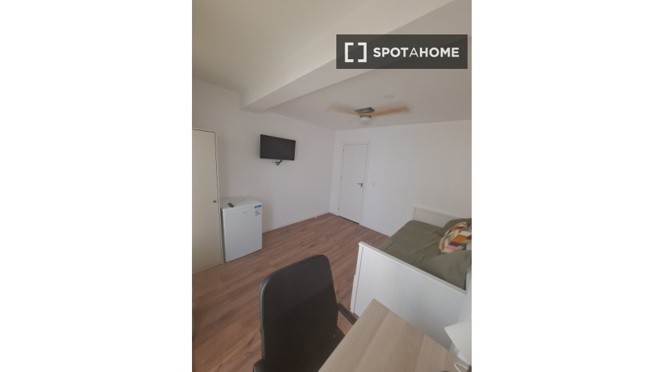 Double room Valencia, 4 beds, 75m² — photo 16