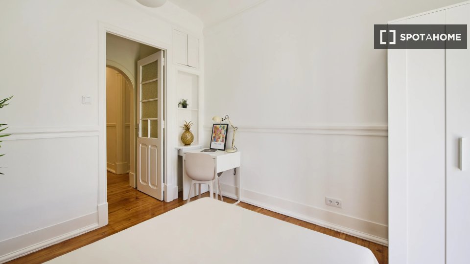 Double room Lisbon, 6 beds — photo 12