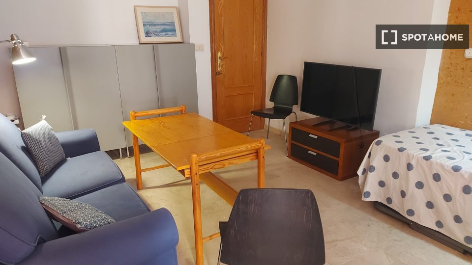 Double room Granada, 2 beds — photo 1