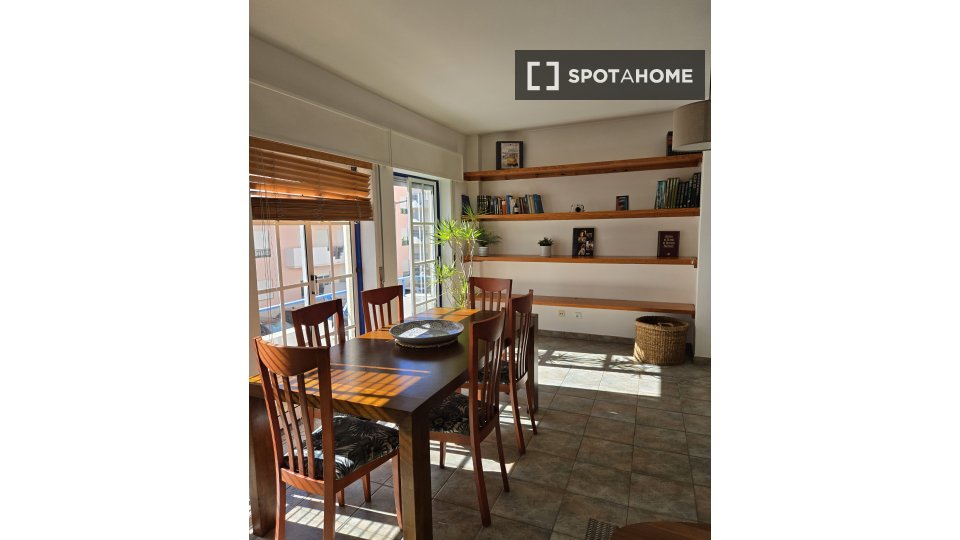 Double room Lisbon, 2 beds, 85m² — photo 12