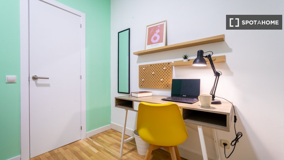 Double room Madrid, 13 beds, 301m² — photo 5