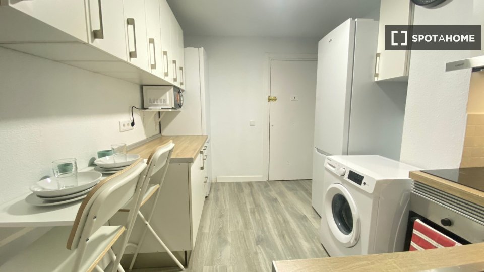 Double room Madrid, 7 beds — photo 20