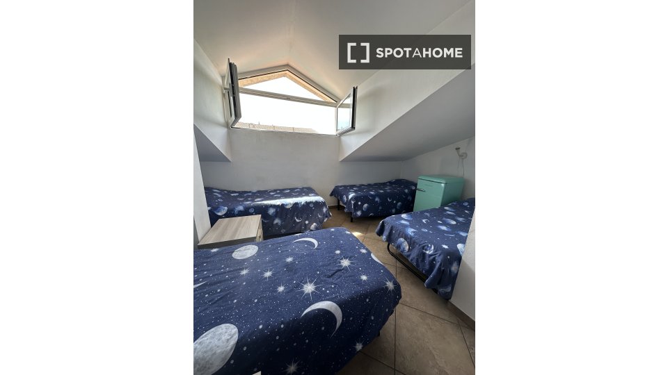 Double room Milan, 4 beds — photo 12