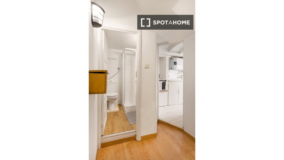 Apartment Lisbon, 1 bed — photo 1