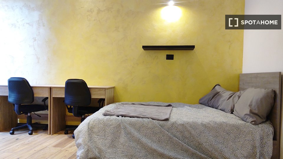 Double room Turin, 3 beds, 90m² — photo 11