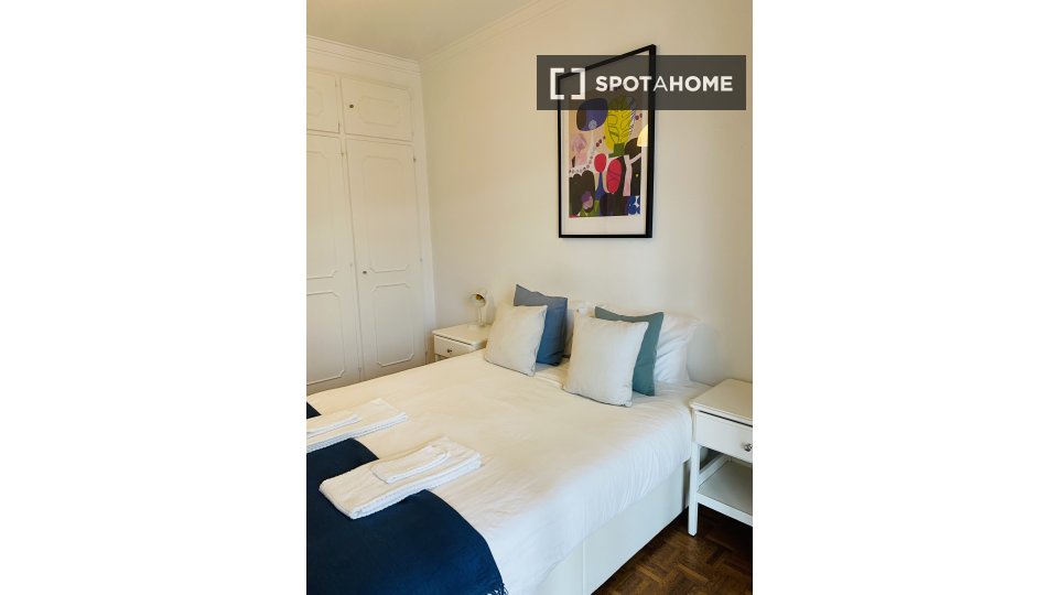 Apartment Lisbon, 2 beds, 70m² — photo 18