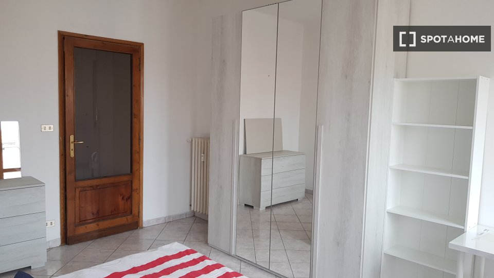 Double room Turin, 3 beds, 96m² — photo 2