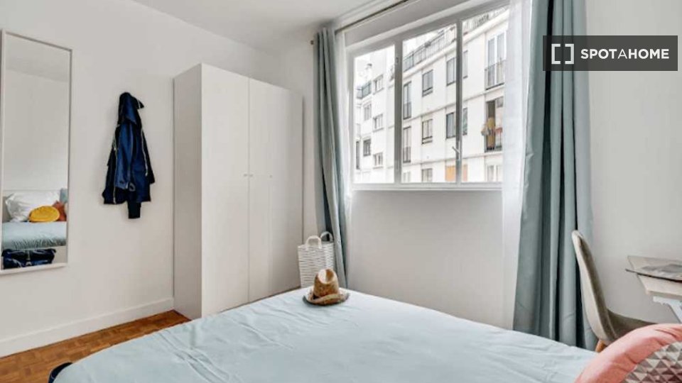 Double room Paris, 3 beds, 60m² — photo 12