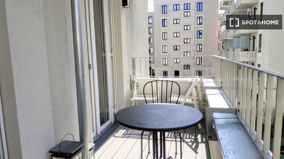 Double room Berlin, 4 beds, 108m² — photo 3