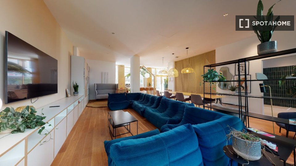 Apartment Paris, 17 beds — photo 1