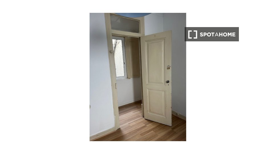 Double room Lisbon, 8 beds — photo 12