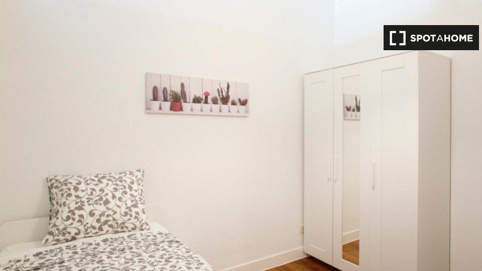 Double room Lisbon, 4 beds — photo 7
