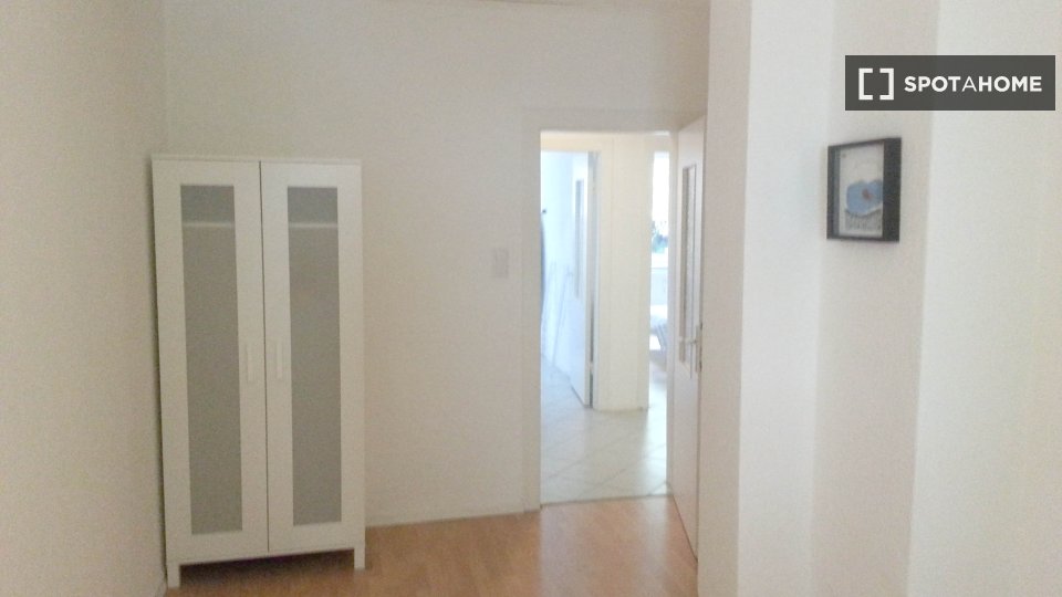 Double room Hamburg, 3 beds, 67m² — photo 11