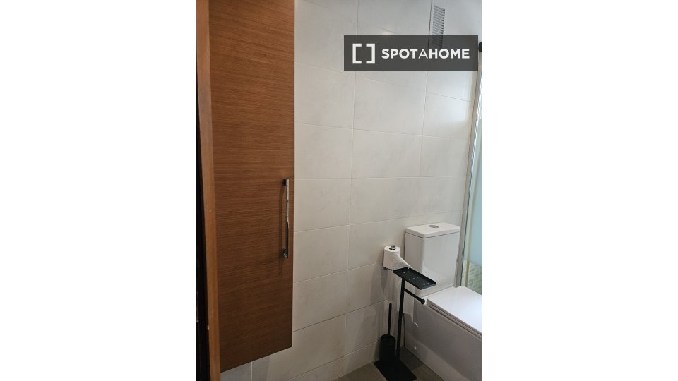 Double room Zaragoza, 4 beds, 92m² — photo 6