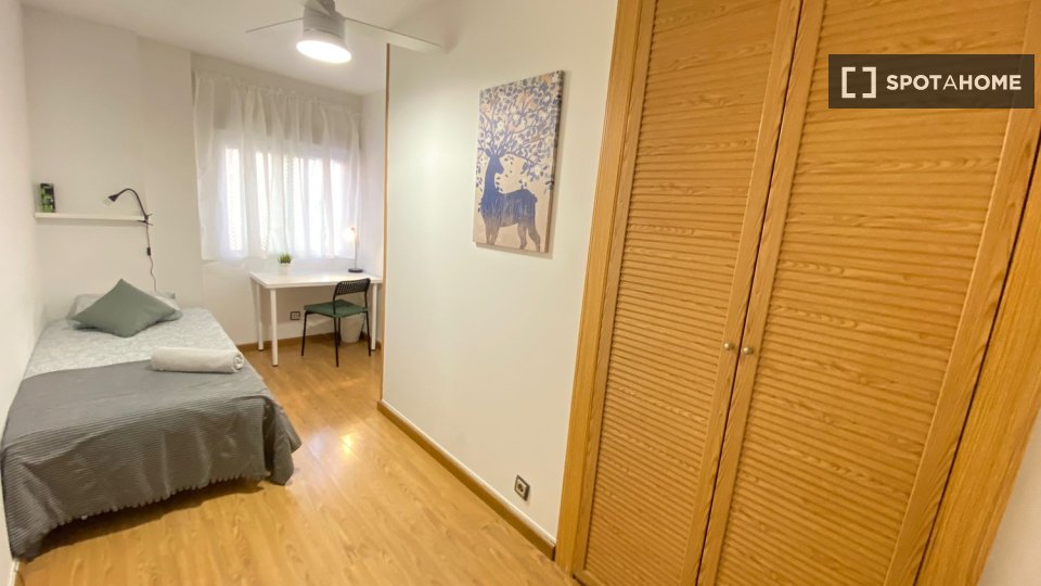 Double room Madrid, 4 beds — photo 11