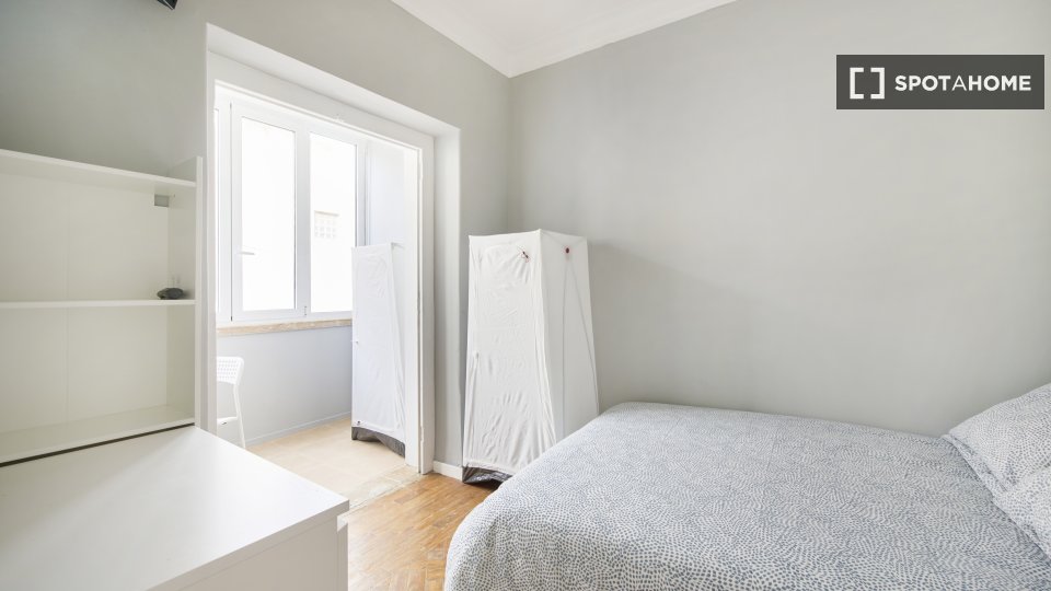 Double room Lisbon, 6 beds — photo 13