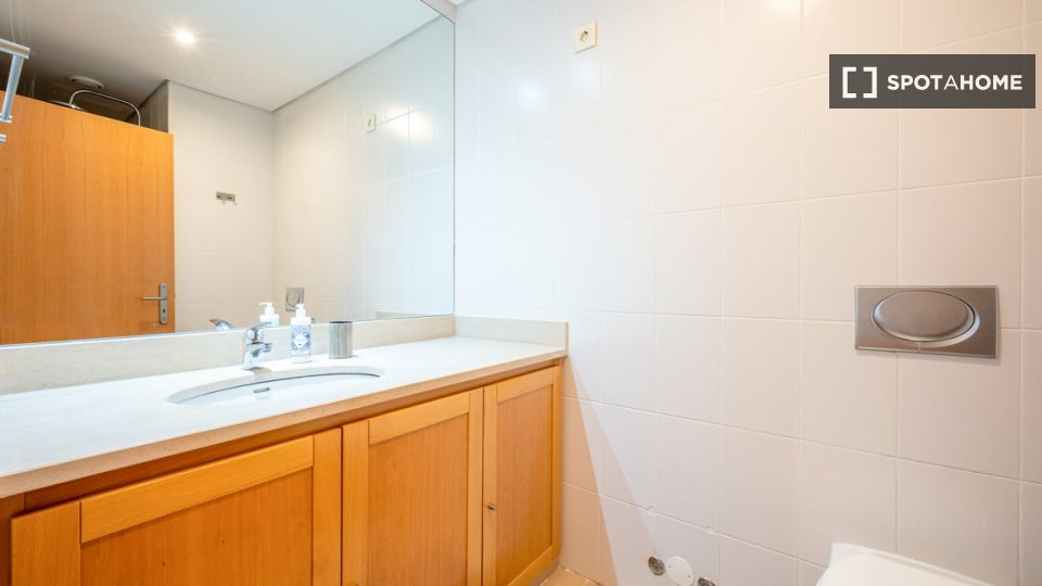 Apartment Lisbon, 3 beds — photo 11