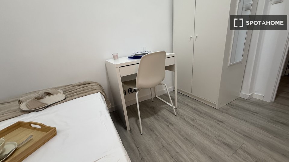 Double room Madrid, 4 beds — photo 6