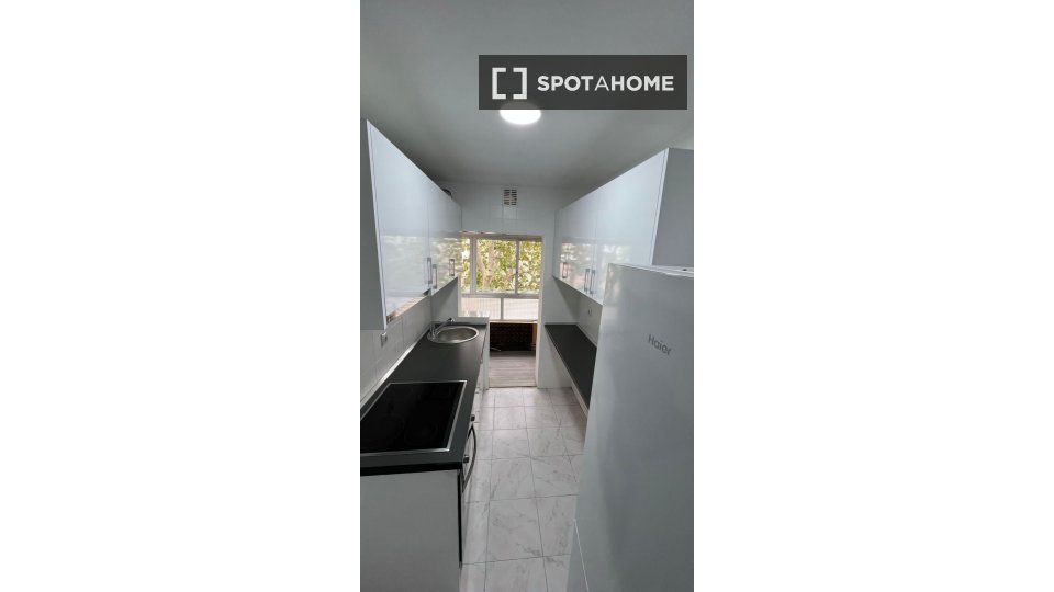 Double room Madrid, 4 beds — photo 2