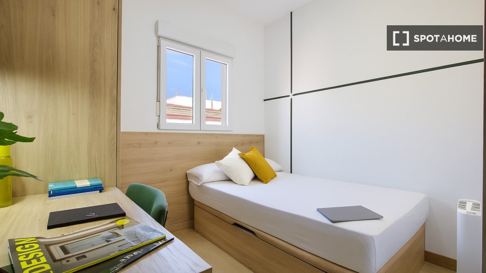 Double room Madrid, 6 beds — photo 24