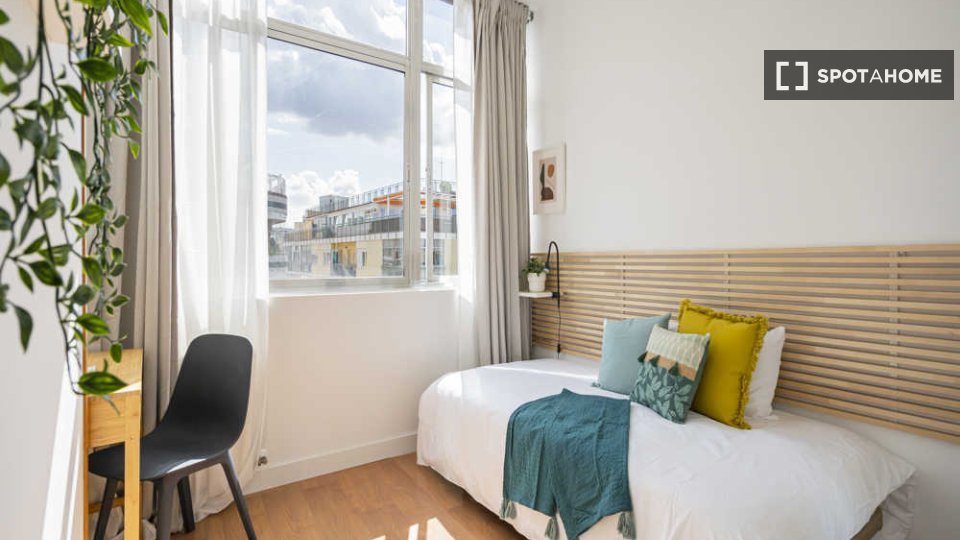Double room Madrid, 12 beds — photo 74