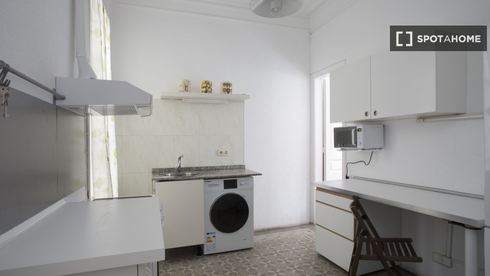 Double room Barcelona, 5 beds, 100m² — photo 14