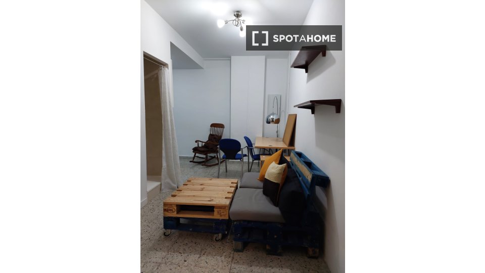 Double room Madrid, 8 beds — photo 11